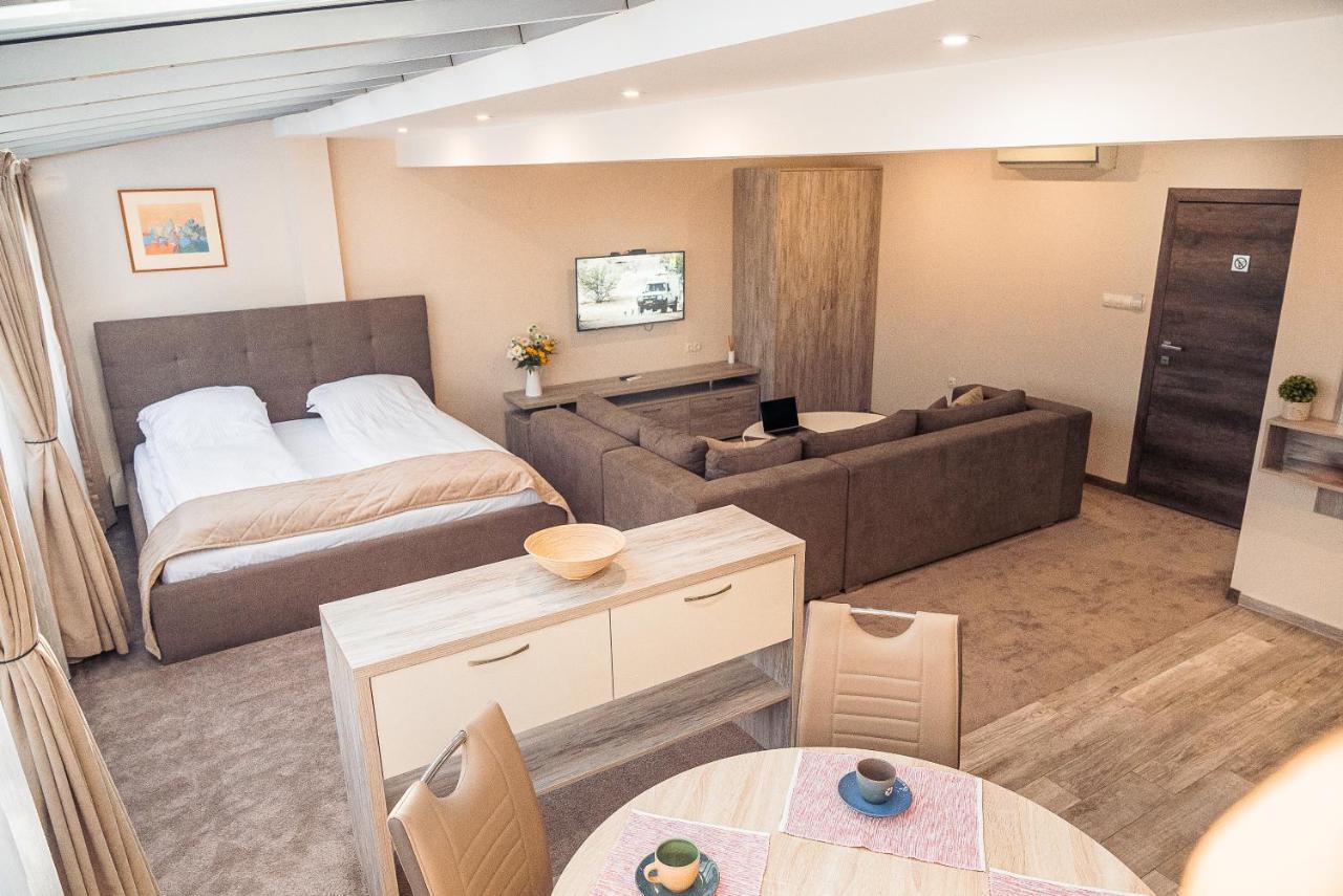 Cityscape Luxury Suites Plovdiv Bagian luar foto