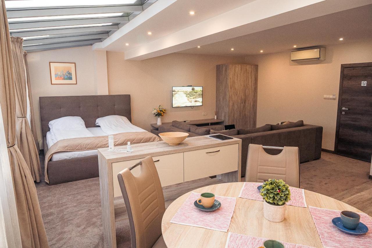 Cityscape Luxury Suites Plovdiv Bagian luar foto