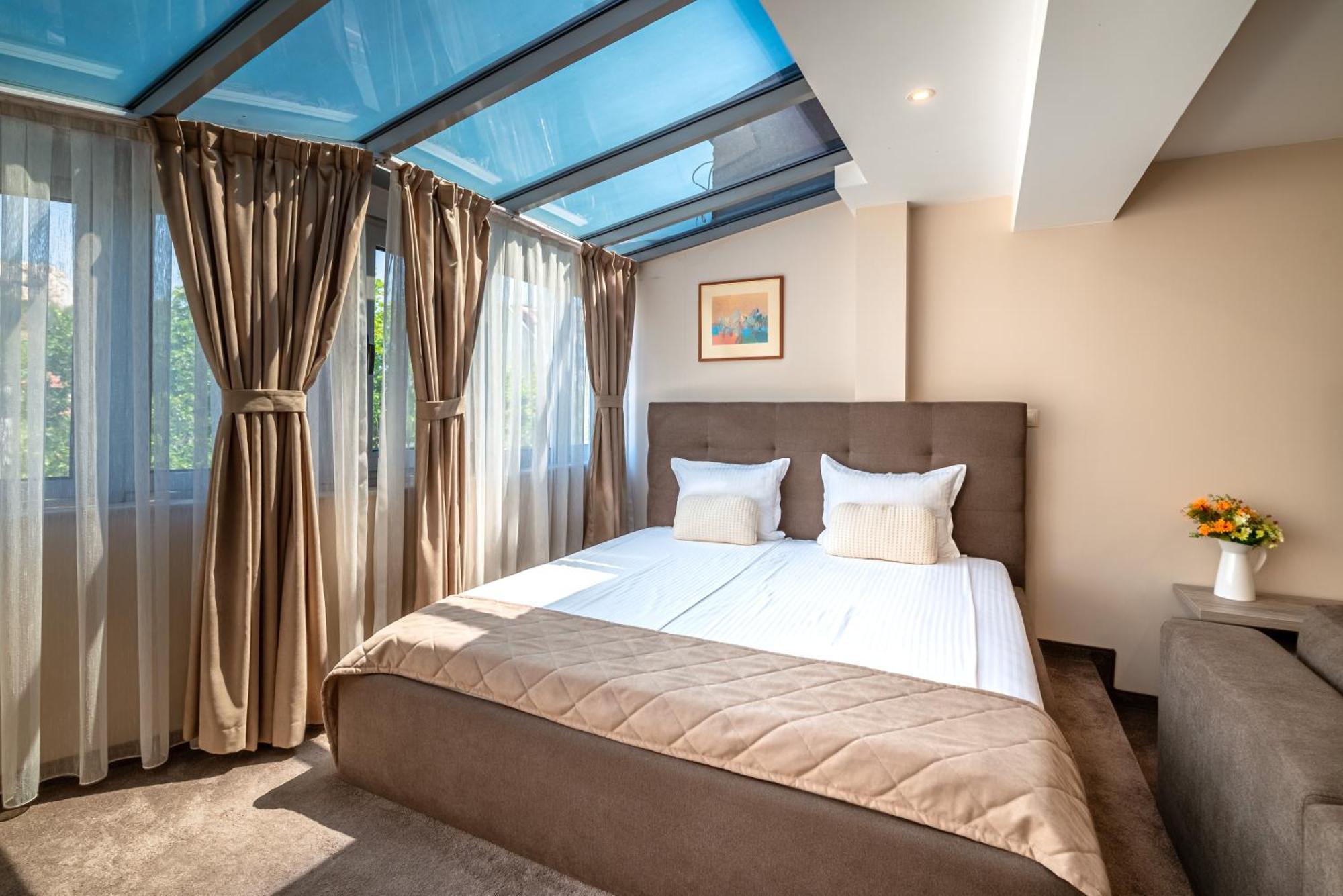 Cityscape Luxury Suites Plovdiv Bagian luar foto